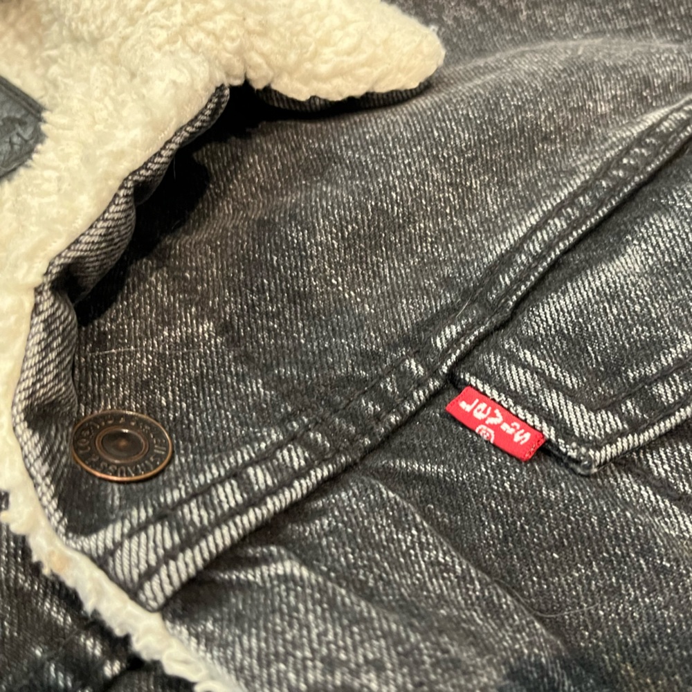 Levi’s Sherpa Denim Jacket - image 5